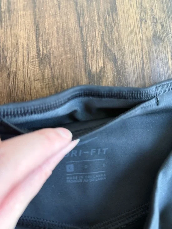 Nike Black Leggings with Kentucky Blue Graphic Lower Legs - Picture 5 of 11